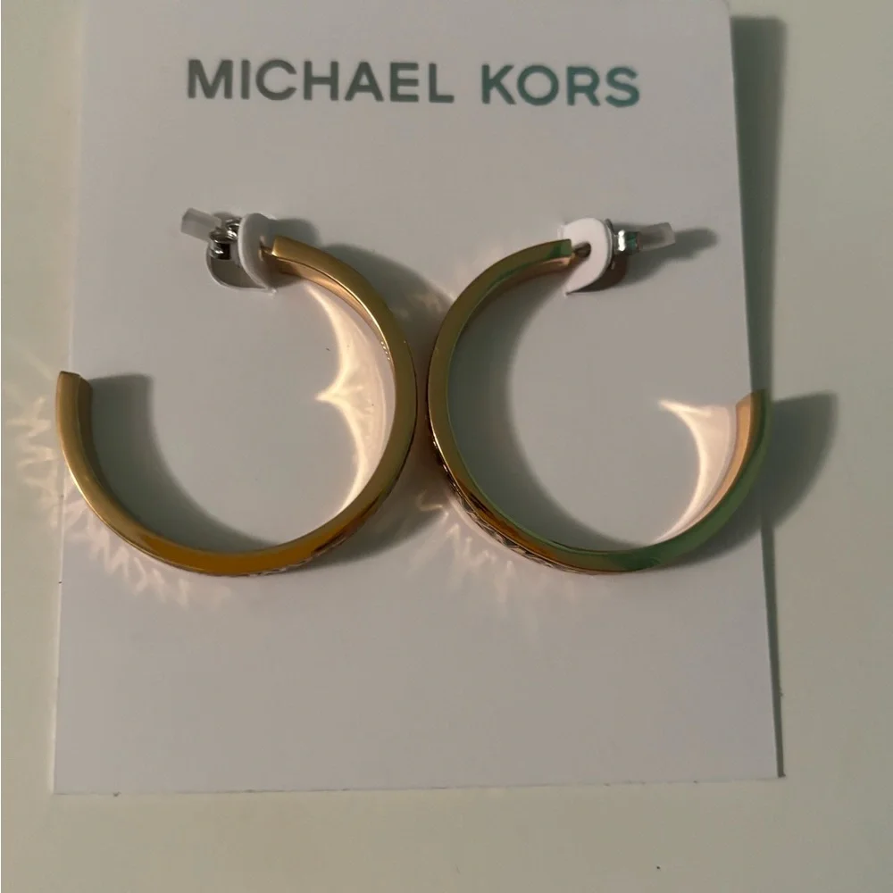 MICHAEL KORS BLACK & GOLD LOGO HOOP EARRINGS NWT